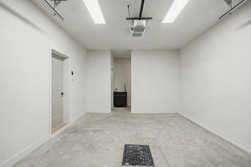 Garage - 73 Rue Dumont, Lac-Brome, QC - Indoor Photo Showing Other Room