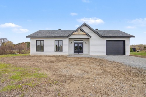 Façade - 73 Rue Dumont, Lac-Brome, QC - Outdoor