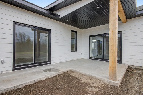 Terrasse - 73 Rue Dumont, Lac-Brome, QC - Outdoor With Exterior