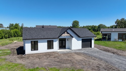 Façade - 73 Rue Dumont, Lac-Brome, QC - Outdoor