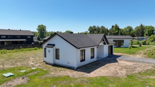 Façade - 73 Rue Dumont, Lac-Brome, QC - Outdoor