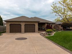 898 SOUTHWOOD Drive Lakeshore, ON N8L 1G2