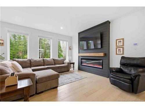 188 Mitchell Wayne Dr, Fredericton, NB 