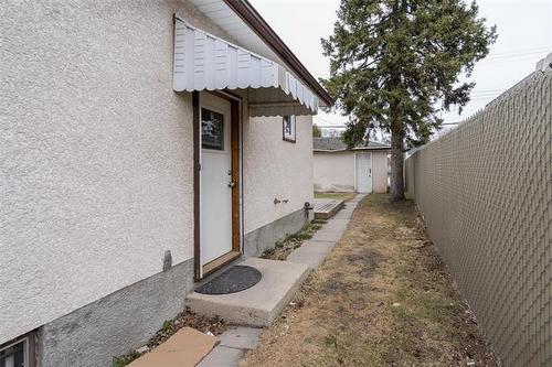 43 Richardson Ave, Winnipeg, MB 
