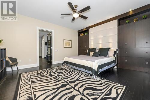 4507 Lakeshore Road, Burlington (Shoreacres), ON - Indoor Photo Showing Bedroom