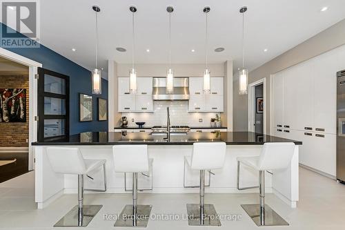 4507 Lakeshore Road, Burlington (Shoreacres), ON - Indoor Photo Showing Kitchen With Upgraded Kitchen
