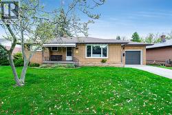 37 Pearl AVENUE Leamington, ON N8H 1J5