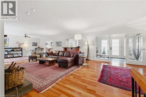 459 Lee Avenue, Waterloo, ON - Indoor Photo Showing Living Room