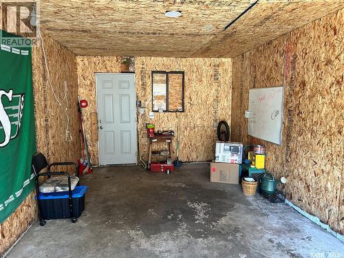 416 J Avenue N, Saskatoon, SK - Indoor Photo Showing Garage