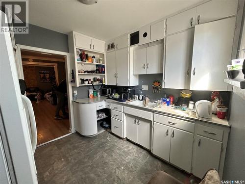 416 J Avenue N, Saskatoon, SK - Indoor