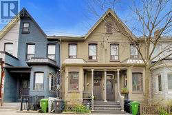 35 MANNING AVENUE  Toronto, ON M6J 2K3