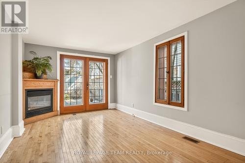 58 - 58 St Andrew Street, Ottawa, ON - Indoor With Fireplace
