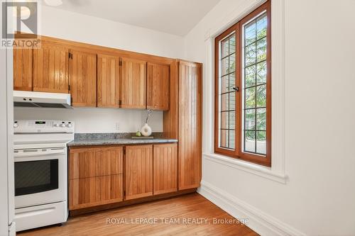 58 - 58 St Andrew Street, Ottawa, ON - Indoor Photo Showing Kitchen