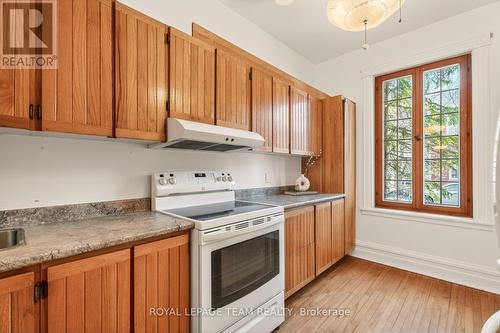 58 - 58 St Andrew Street, Ottawa, ON - Indoor Photo Showing Kitchen