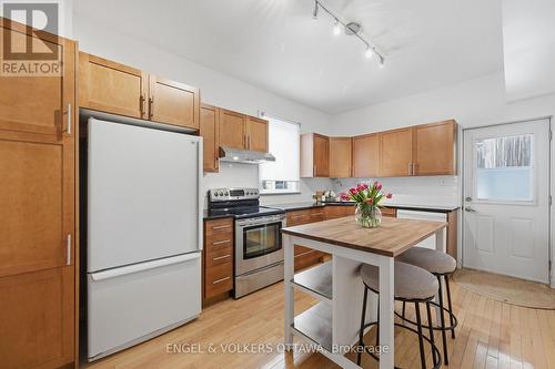 107 Rochester Street, Ottawa, ON - Indoor Photo Showing Kitchen
