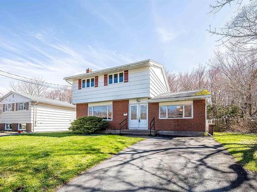4 Dunrobin Drive, Dartmouth, NS 