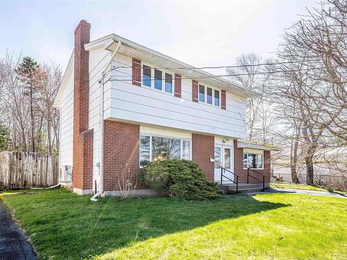 4 Dunrobin Drive, Dartmouth, NS 