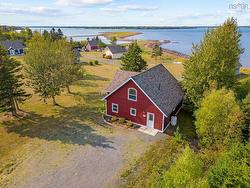 82 Cambra Lane North Shore, NS B0K 1E0