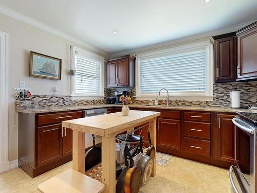 91 York St, Bridgewater, NS 