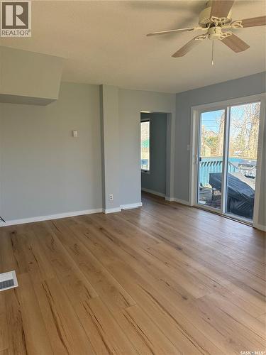 414 3Rd Avenue, Dodsland, SK - Indoor