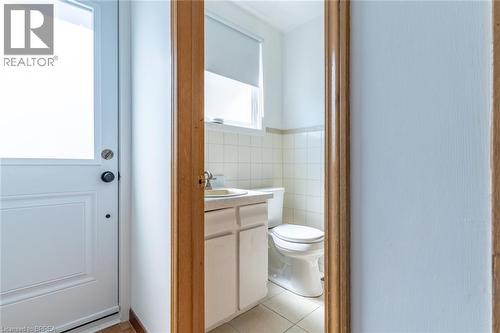 12 Summerlea Drive, Hamilton, ON - Indoor Photo Showing Bathroom