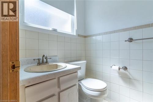 12 Summerlea Drive, Hamilton, ON - Indoor Photo Showing Bathroom
