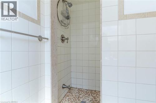 12 Summerlea Drive, Hamilton, ON - Indoor Photo Showing Bathroom