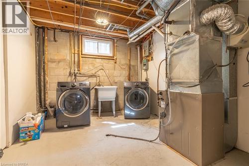 12 Summerlea Drive, Hamilton, ON - Indoor Photo Showing Laundry Room