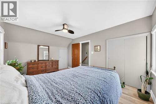 188 Wexford Avenue S, Hamilton, ON - Indoor Photo Showing Bedroom