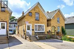 15 WARNOCK Street Unit# Upper Cambridge, ON N1R 2A7