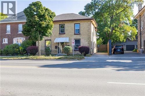 113 BRANT Avenue  Brantford, ON N3T 3H4