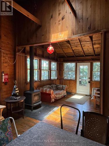 Apl1136E - 19 Cache Lake, South Algonquin, ON - Indoor