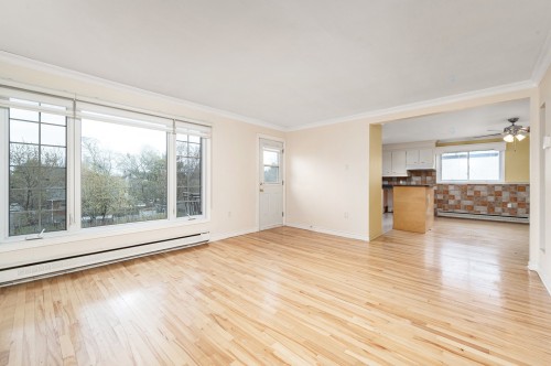 Salon - 1592 Rue Labelle, Longueuil (Le Vieux-Longueuil), QC - Indoor