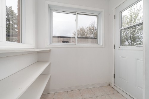 Hall d'entrée/Vestibule - 1592 Rue Labelle, Longueuil (Le Vieux-Longueuil), QC - Indoor Photo Showing Other Room