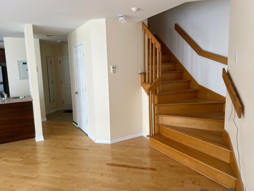 Escalier - 5-7655 Rue Lautrec, Brossard, QC - Indoor Photo Showing Other Room