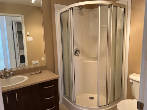Salle de bains - 5-7655 Rue Lautrec, Brossard, QC - Indoor Photo Showing Bathroom