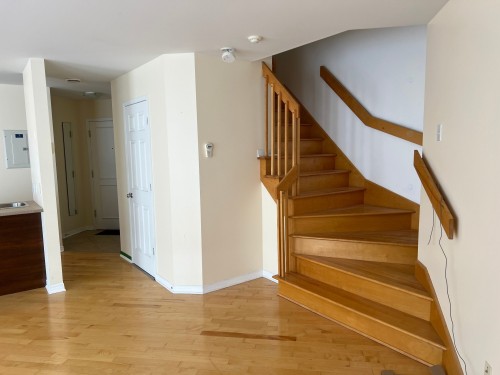 Escalier - 5-7655 Rue Lautrec, Brossard, QC - Indoor Photo Showing Other Room