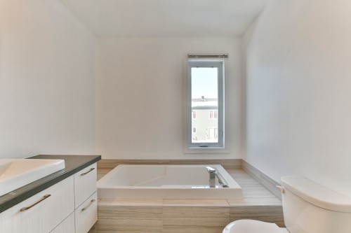 Salle de bains - 54 Rue Martin, Saint-Philippe, QC - Indoor Photo Showing Bathroom