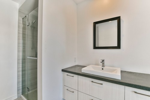 Salle de bains - 54 Rue Martin, Saint-Philippe, QC - Indoor Photo Showing Bathroom