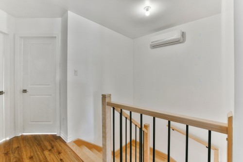 Escalier - 54 Rue Martin, Saint-Philippe, QC - Indoor Photo Showing Other Room