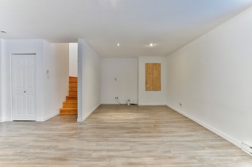 Salle familiale - 54 Rue Martin, Saint-Philippe, QC - Indoor Photo Showing Other Room