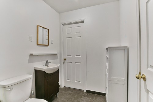 Salle de bains - 54 Rue Martin, Saint-Philippe, QC - Indoor Photo Showing Bathroom