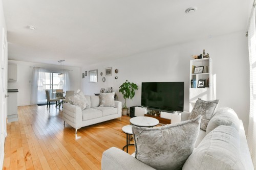 Salon - 54 Rue Martin, Saint-Philippe, QC - Indoor Photo Showing Living Room