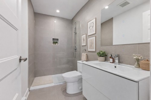 Bathroom - 205-10130 Rue Lauraine-Vaillancourt, Montréal (Ahuntsic-Cartierville), QC - Indoor Photo Showing Bathroom
