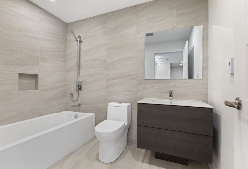 Bathroom - 205-10130 Rue Lauraine-Vaillancourt, Montréal (Ahuntsic-Cartierville), QC - Indoor Photo Showing Bathroom