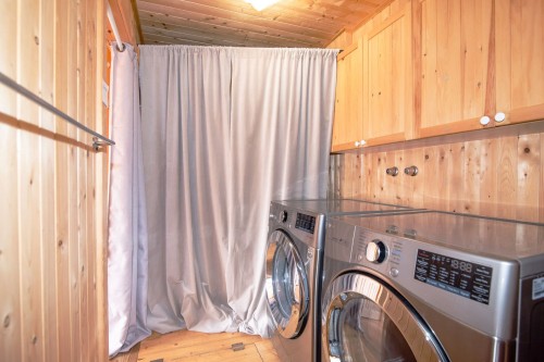 Salle de lavage - 42 Route 287, Mont-Carmel, QC - Indoor Photo Showing Laundry Room