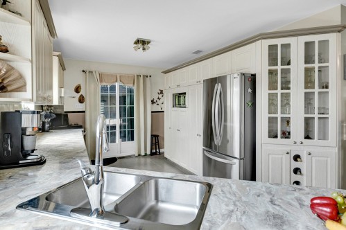 Kitchen - 133 Rue Marguerite, Sainte-Agathe-Des-Monts, QC - Indoor Photo Showing Kitchen With Double Sink