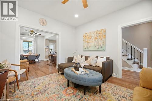 83 Province Street N, Hamilton, ON - Indoor Photo Showing Living Room