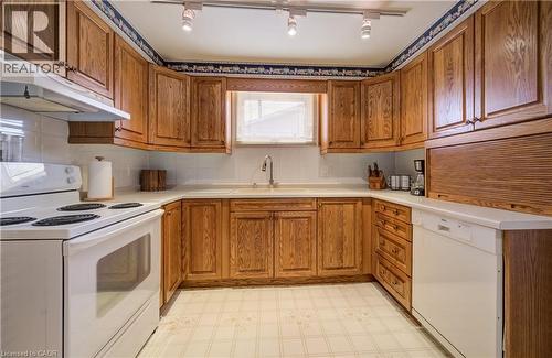 51 Underhill Crescent, Kitchener, ON - Indoor Photo Showing Kitchen