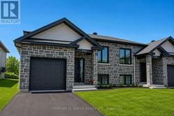 236 EAST RIDGE DRIVE Cornwall, ON K6H 0H9
